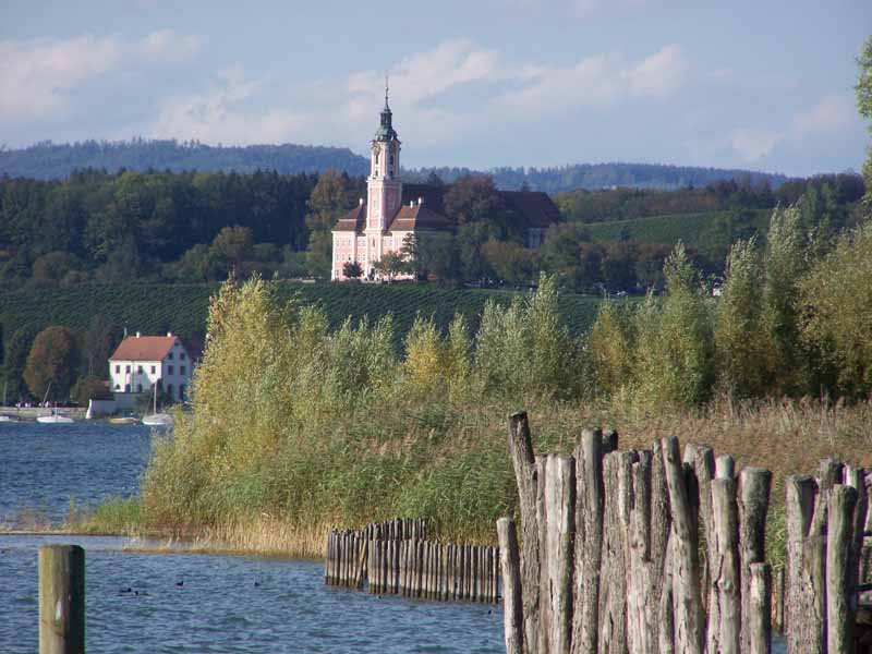 Kirche von Birnau am Bodensee - vom Pfahlbaumuseum aus gesehen