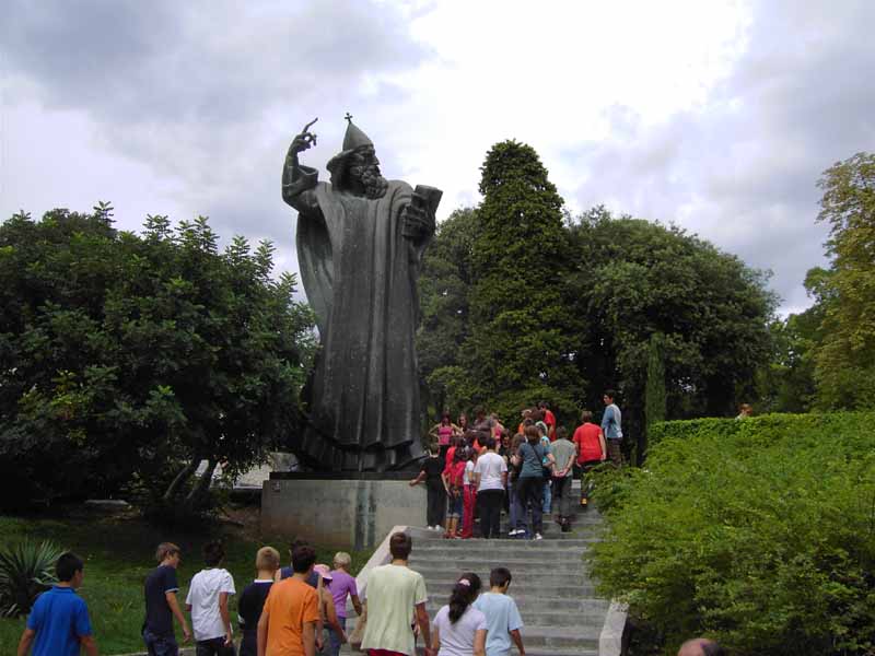 Denkmal in Split für den Bischof von Nin