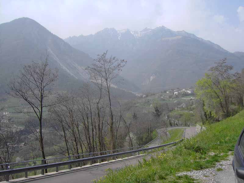 Strasse vom Lago di Tenno hinunter nach Riva