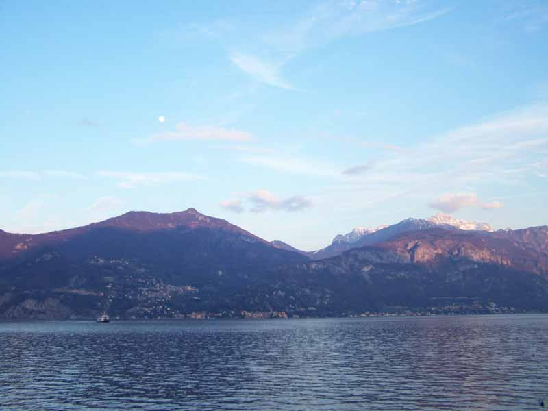 Lago di Como im Abendlicht