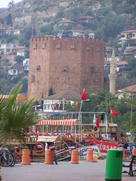 der rote Turm in Alanya
