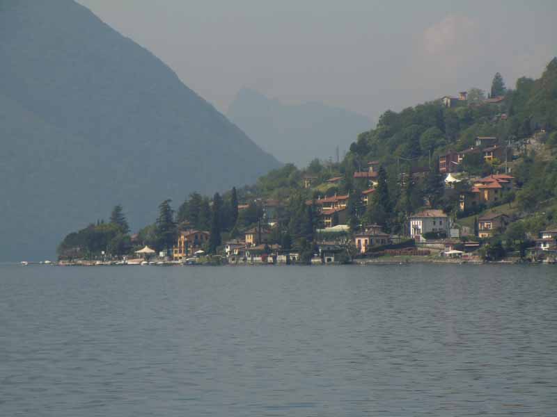 Uferpartie im italienischen Teil des Luganer Sees