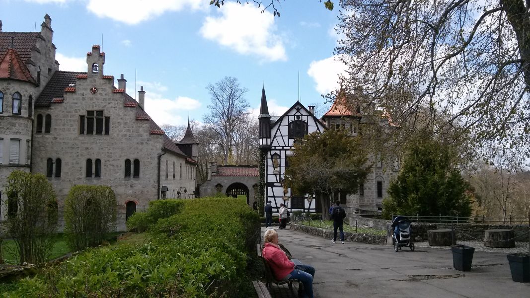 Anlage neben Schloß Lichtenstein