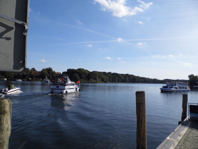 die Drehbrücke in Malchow ist geöffnet