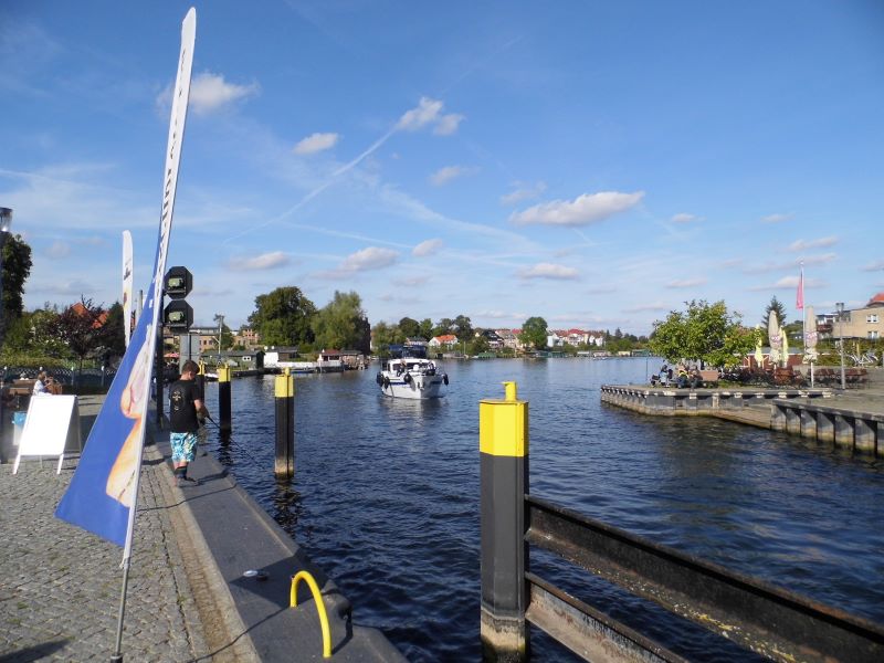 die Drehbrücke in Malchow ist geöffnet