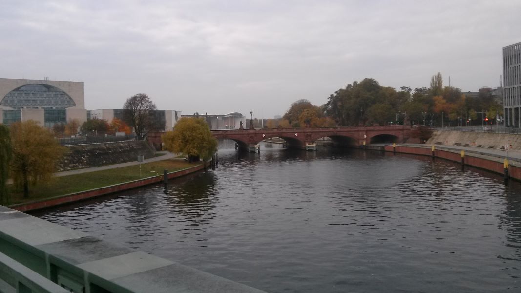 Brücke in der Nähe des Bundeskanzleramtes