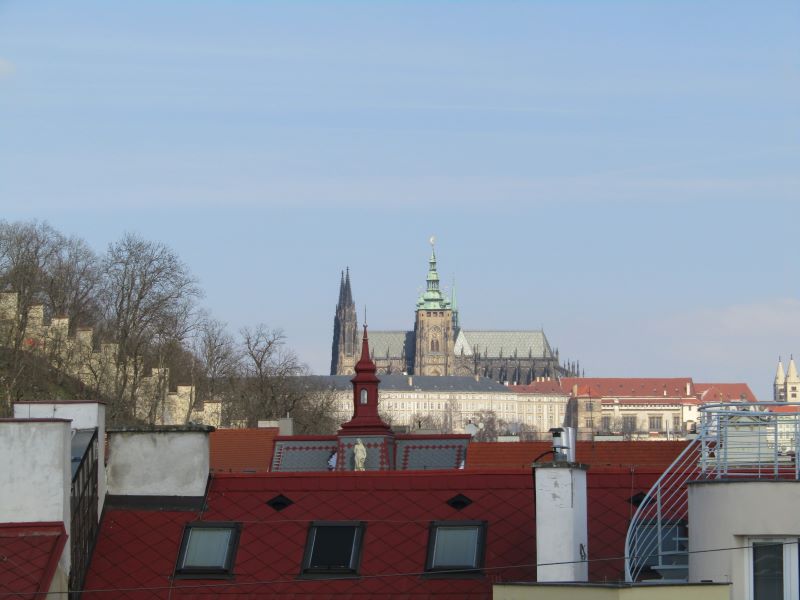 Blick aus der Hotelterrasse zum Hradschin - Teleaufnahme