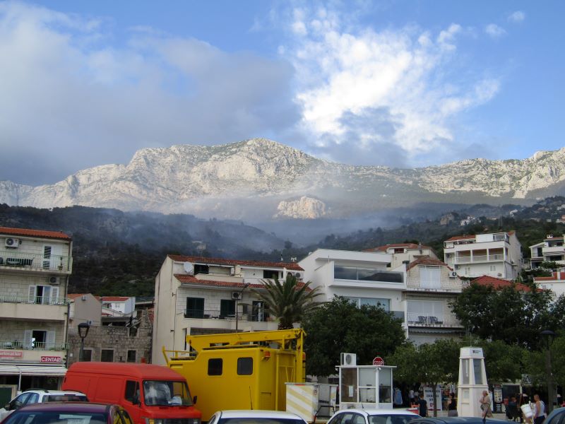 Waldbrand über Makarska