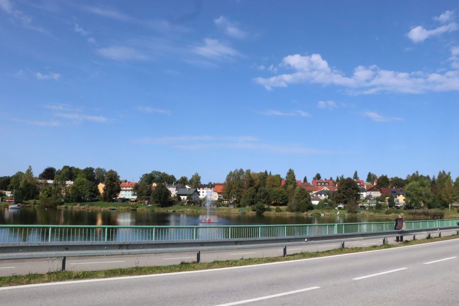 Ortschaft am Lipno (Moldau-Stausee/Tschechien)