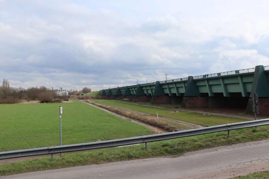 die neue Trogbrücke des Mittellandkanals