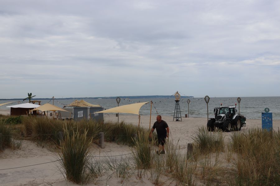 wenig los - Gelegenheit zur Strandpflege